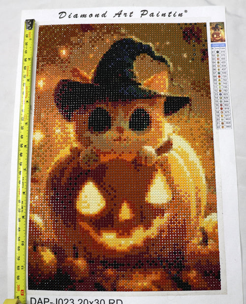 Adorable Halloween Cat Completed Diamond Painting | 20x30cm